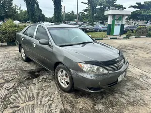 Toyota Camry 2005 Gray