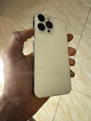 Apple iPhone XR 64 GB White