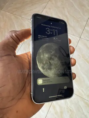 Apple iPhone XR 64 GB White