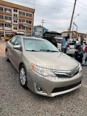 Toyota Camry 2014 Gold