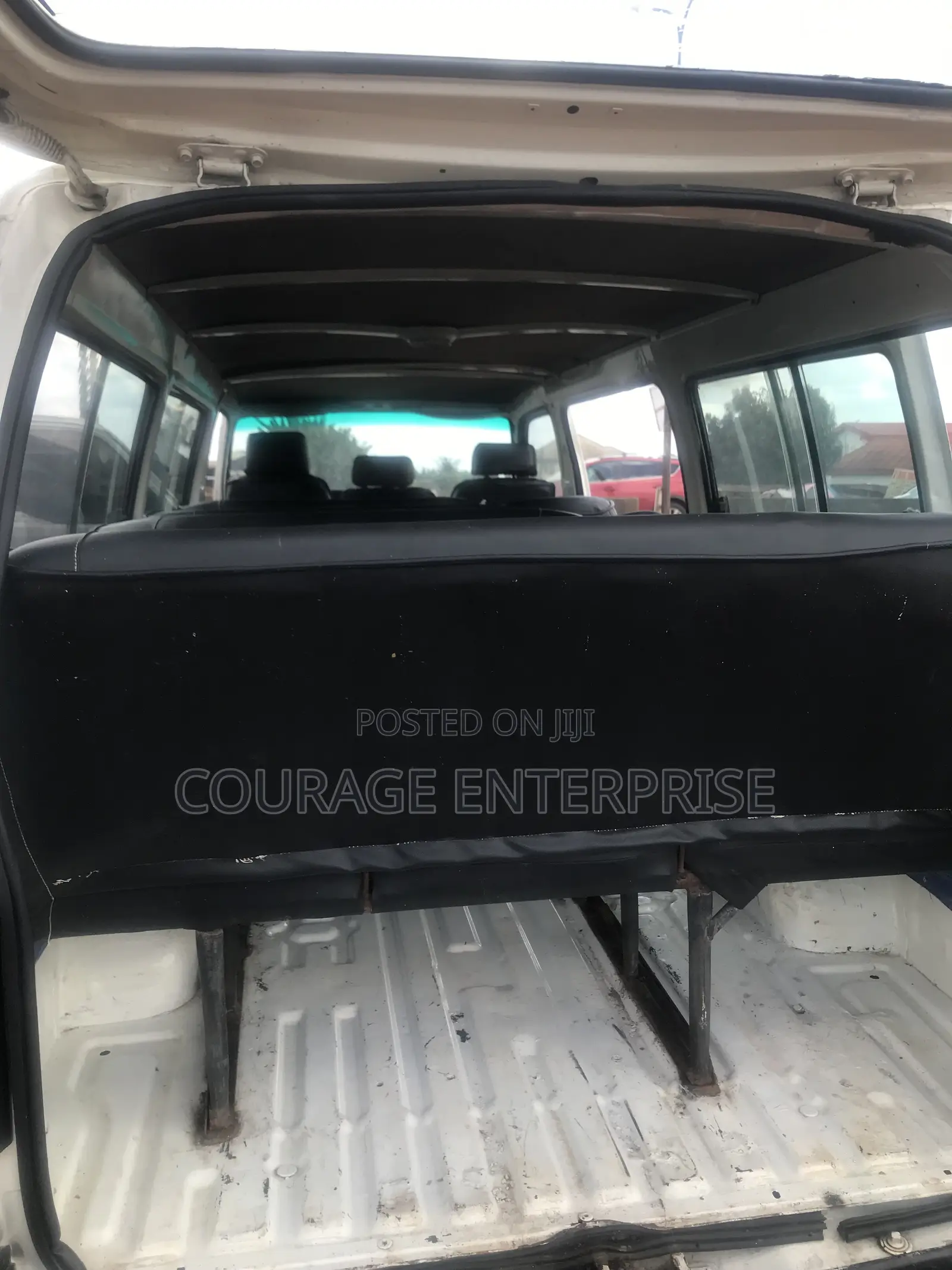 Toyota HiAce 2007 White