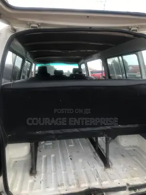 Toyota HiAce 2007 White