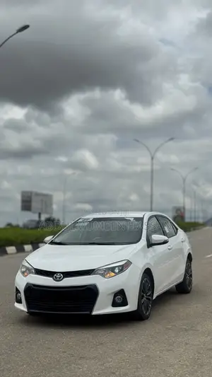 Toyota Corolla S 4dr Sedan (1.8L 4cyl CVT) 2015 White