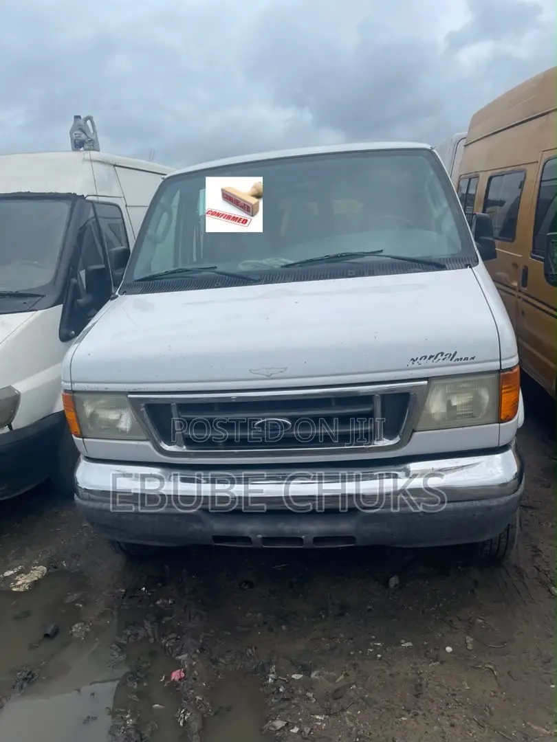 Ford E250 2005 White