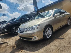 Lexus ES 2012 Gold