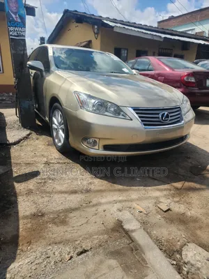 Lexus ES 2012 Gold
