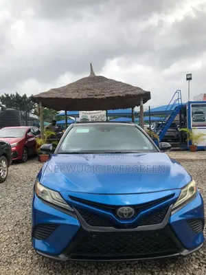 Toyota Camry 2018 Blue