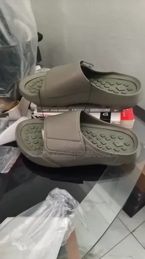 Unisex Comfort Slide Sandals