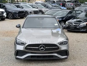 Mercedes-Benz C300 2023 Gold