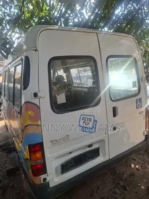 Ford Transit 2000 White