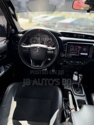 Toyota Hilux 2022 White