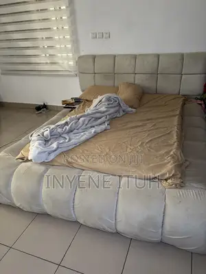 Bedframe/Mattress