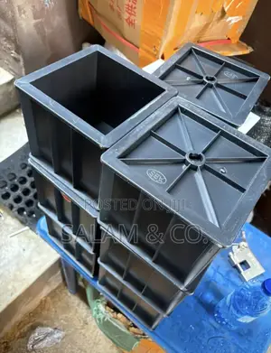 Plastic Concrete Cube Mould – Heavy Duty Construction Testing Mould