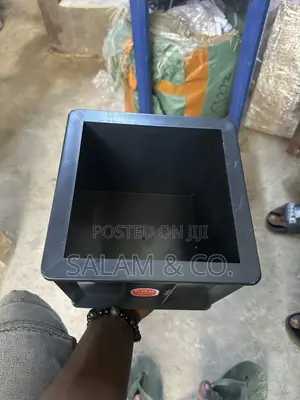 Plastic Concrete Cube Mould – Heavy Duty Construction Testing Mould