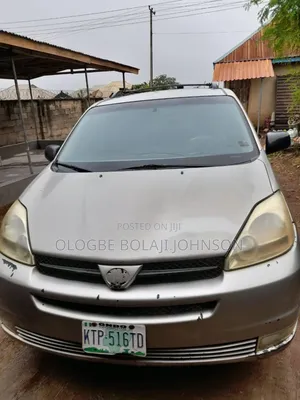 Toyota Sienna LE AWD 2005 Gray