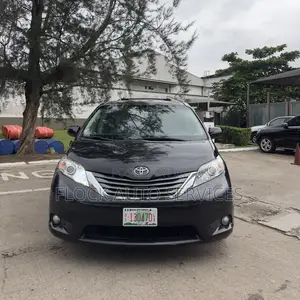 Toyota Sienna XLE 7-Passenger 4dr Minivan AWD (3.5L 6cyl 6A) 2014 Black