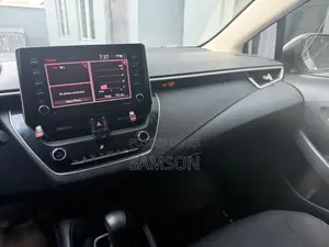 Toyota Corolla LE 2021 White