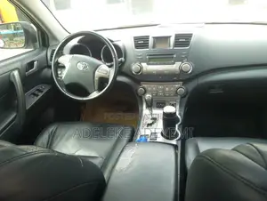 Toyota Highlander SE 2011 Silver