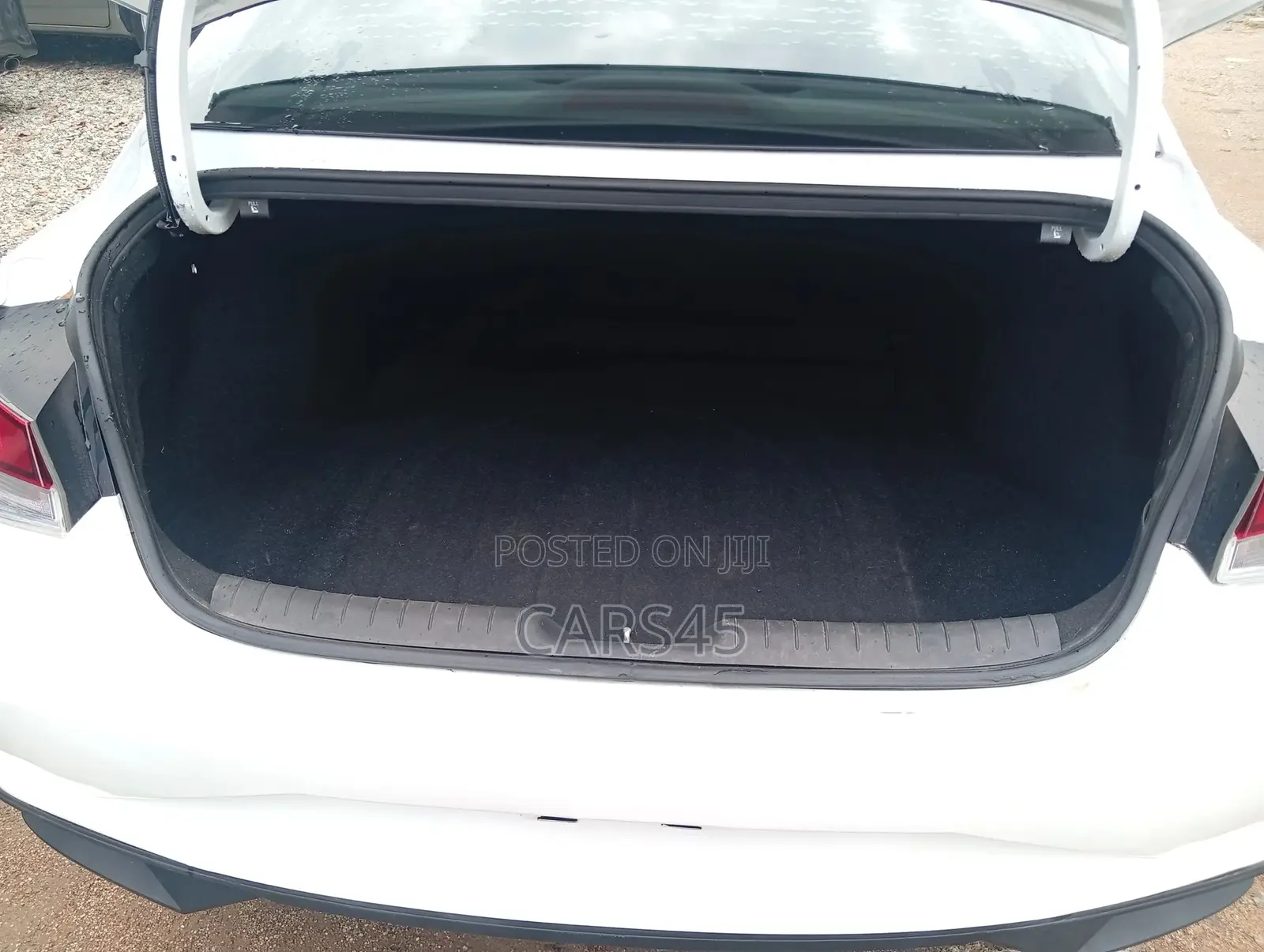 Hyundai Elantra 2021 White