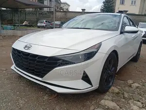 Hyundai Elantra 2021 White