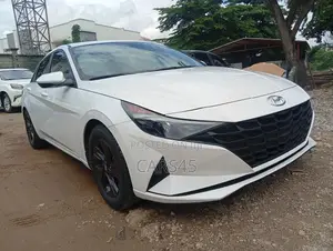 Hyundai Elantra 2021 White