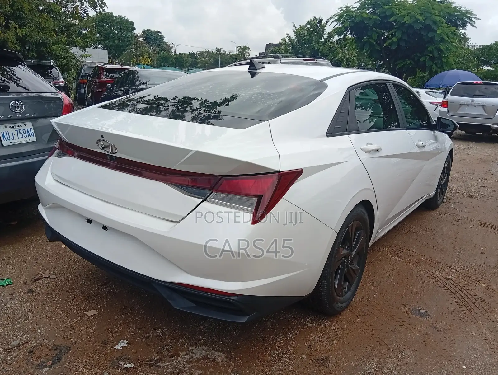 Hyundai Elantra 2021 White