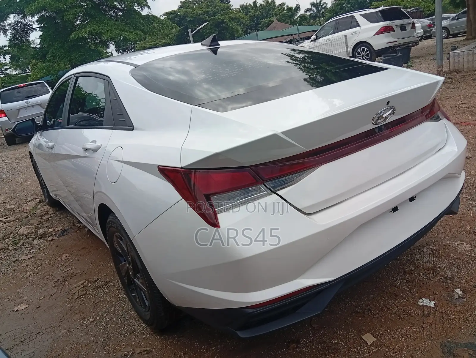 Hyundai Elantra 2021 White