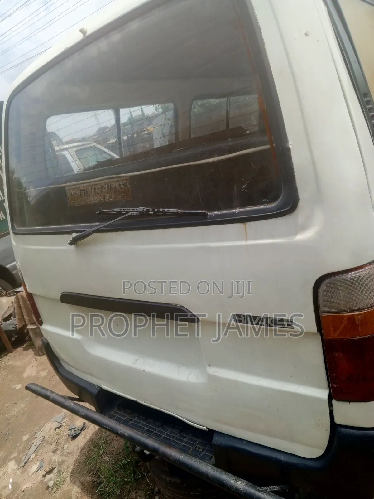Toyota HiAce 2005 White