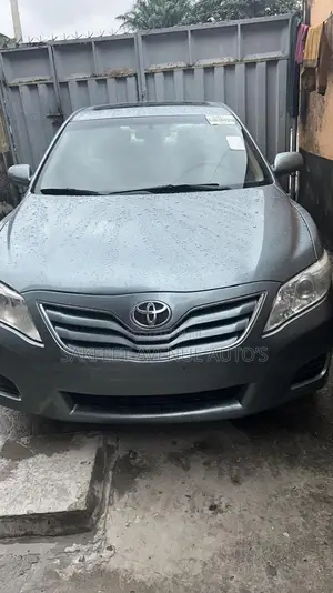 Toyota Camry 2010 Gray