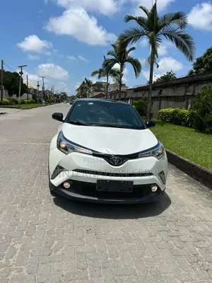 Toyota C-HR 2023 Off white