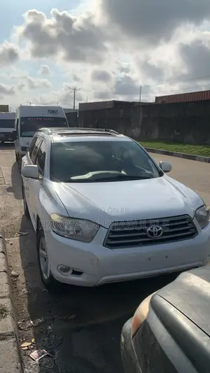Toyota Highlander Limited 2010 White