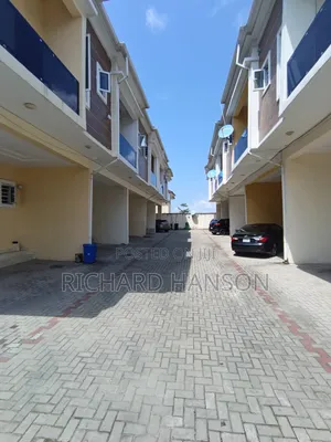 4bdrm Duplex in Secured, Harris, VGC / Ajah for rent