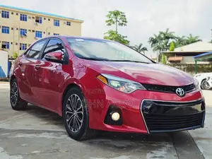 Toyota Corolla LE Premium 4dr Sedan (1.8L 4cyl CVT) 2015 Red