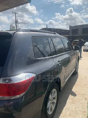 Toyota Highlander SE 2012 Gray