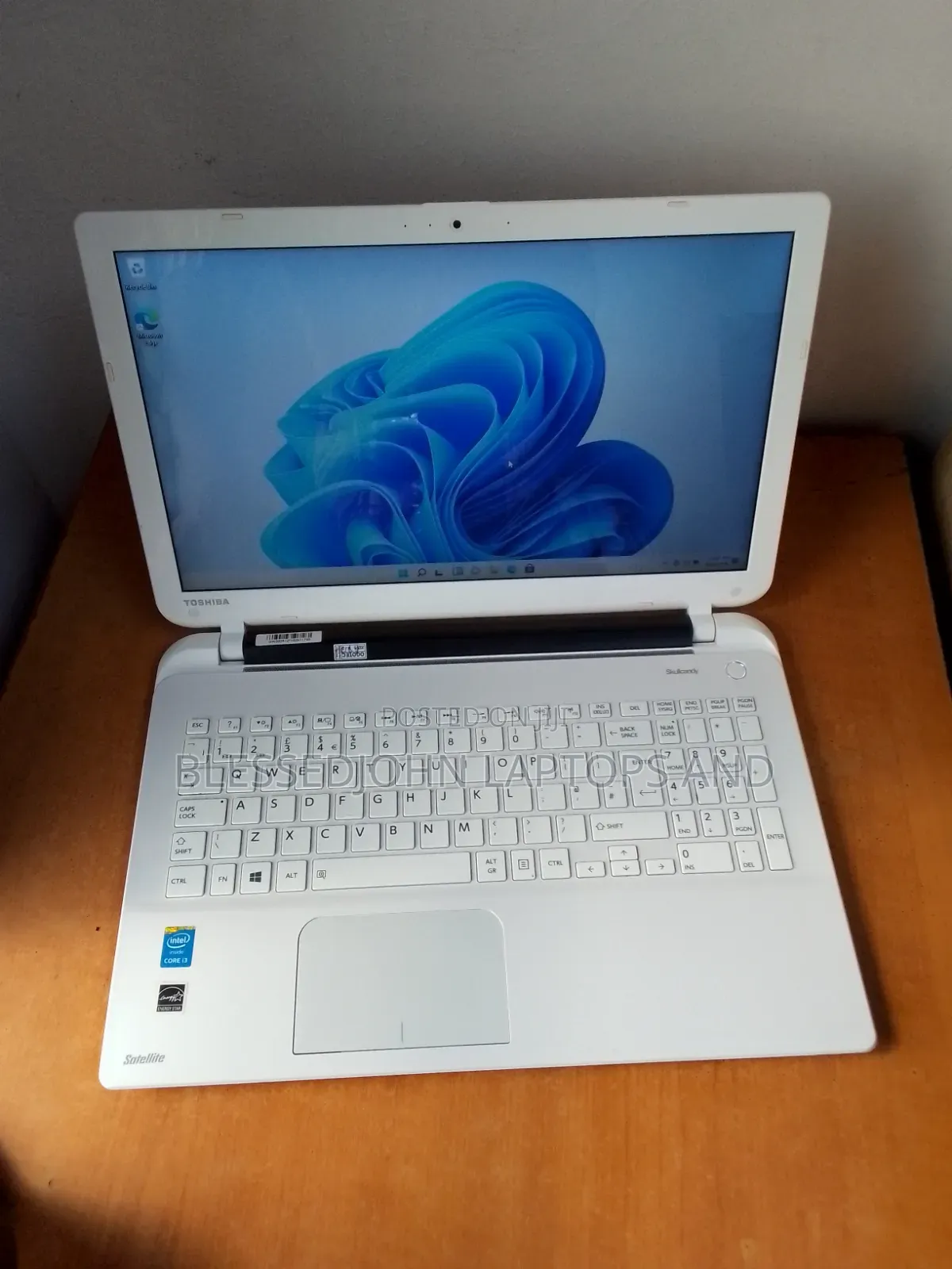 Laptop Toshiba Satellite L50 8GB Intel Core i3 HDD 350GB