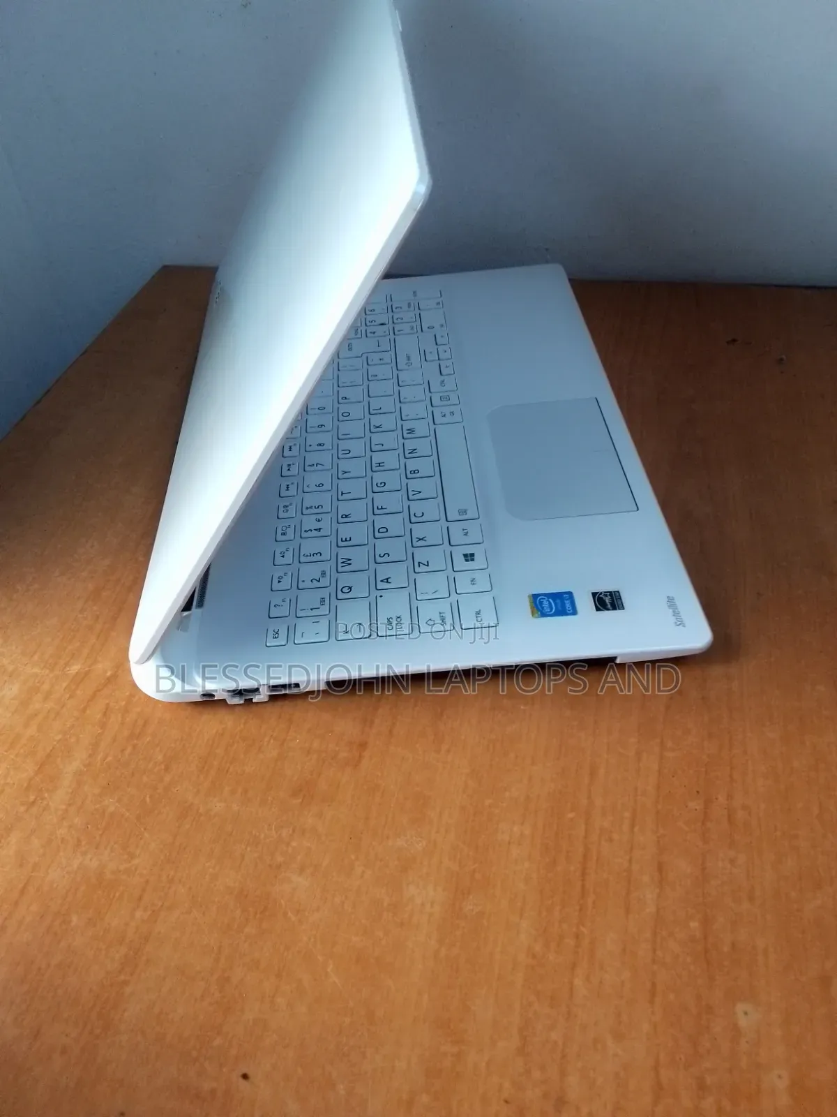Laptop Toshiba Satellite L50 8GB Intel Core i3 HDD 350GB