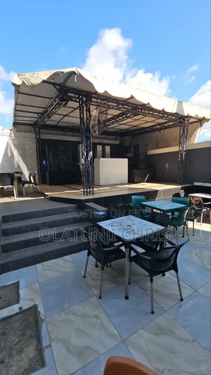 Hotel and Lounge