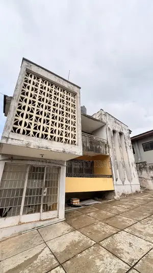 3bdrm Duplex in Ajeigbe, Rind Road for sale
