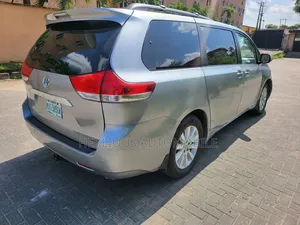 Toyota Sienna Limited 7 Passenger 2011 Silver