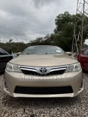 Toyota Camry L 4dr Sedan (2.5L 4cyl 6A) 2012 Gold