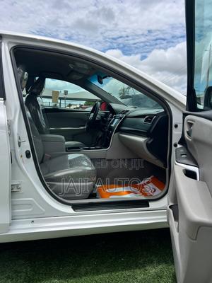Toyota Camry LE 4dr Sedan (2.5L 4cyl 6A) 2017 White