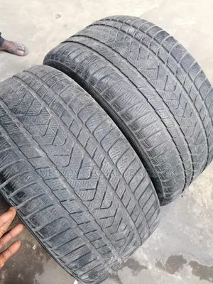 315/35r21 Pirelli Tyres// Run Flat , Grade One A