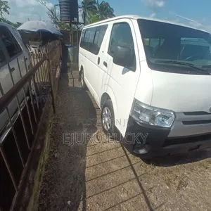 Toyota HiAce 2012 White