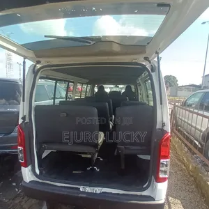 Toyota HiAce 2012 White