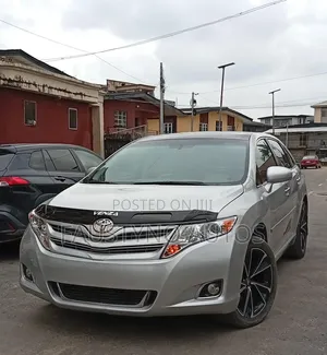 Toyota Venza XLE 2012 Silver