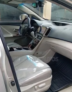 Toyota Venza XLE 2012 Silver