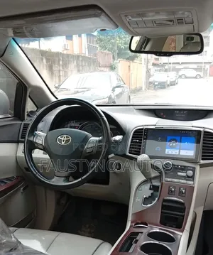 Toyota Venza XLE 2012 Silver