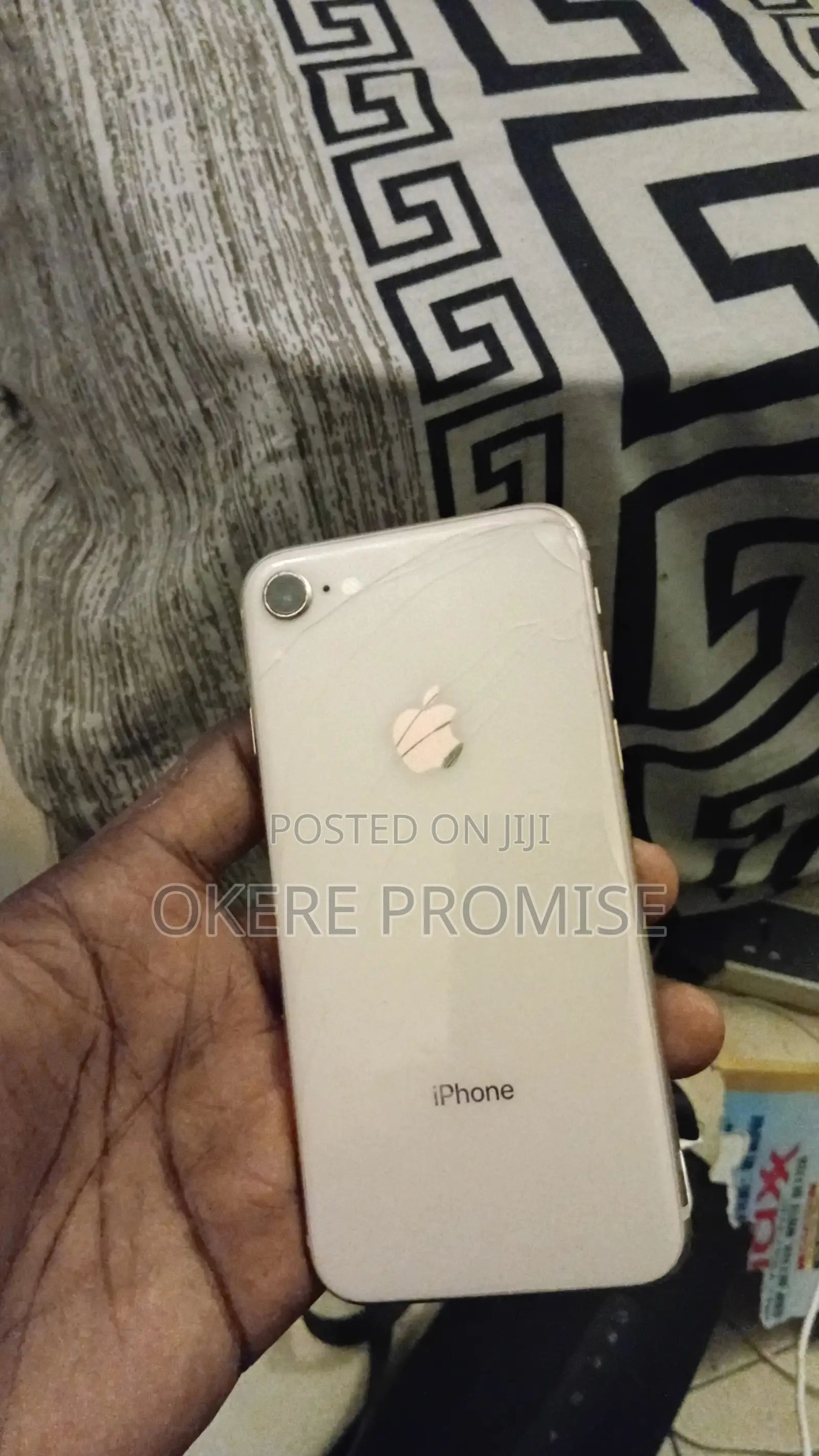Apple iPhone 8 64 GB Gold