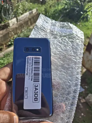 Samsung Galaxy S10e 128 GB Black