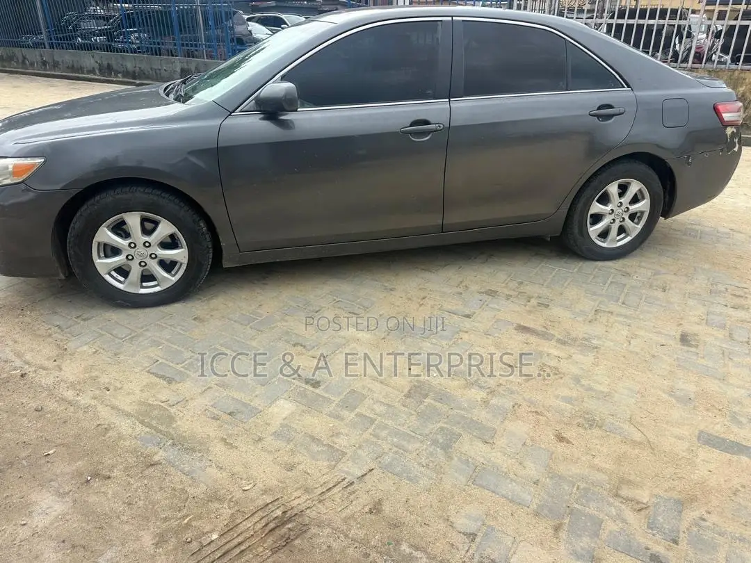 Toyota Camry 2011 Gray